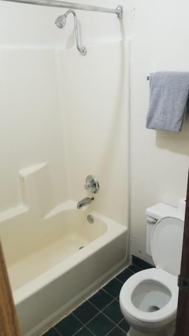 Hotel 2 Queen Beds Hotel Room 222 Wi-Fi Hot Tub Booking Stillwater Dış mekan fotoğraf